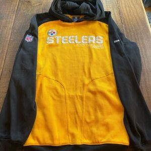 NWOT Reebok Black and Yellow Steelers Onfield Hoodie